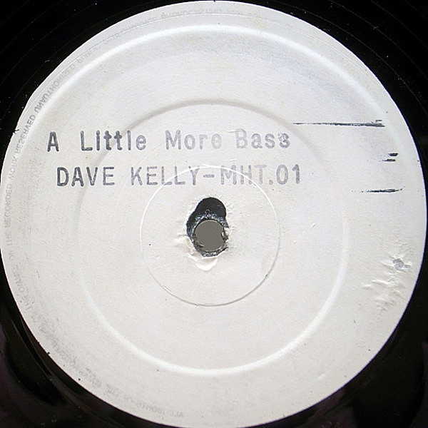 レコードメイン画像：【AFRO RAGGA／HIPHOP】美再生の良盤!! UK 12インチ DAVE KELLY A Little More Bass (Mad House) アフロ・ラガ インストVer. 収録 45RPM.