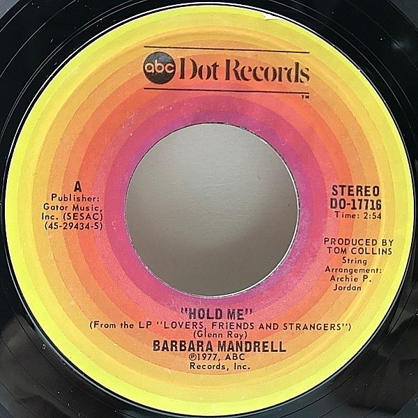 レコードメイン画像：美盤!! 7インチ オリジナル BARBARA MANDRELL Hold Me / This Is Not Another Cheatin' Song ('77 ABC Dot) Lovers, Friends And Strangers