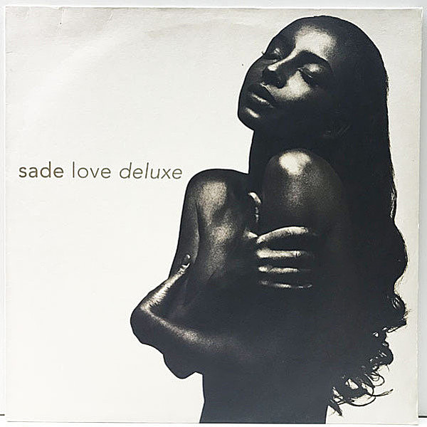 レコードメイン画像：'92年希少アナログ 美品!! UKオリジナル SADE Love Deluxe (Epic) 専用インナー Kiss Of Life, No Ordinary Love, Cherish The Day 収録 LP