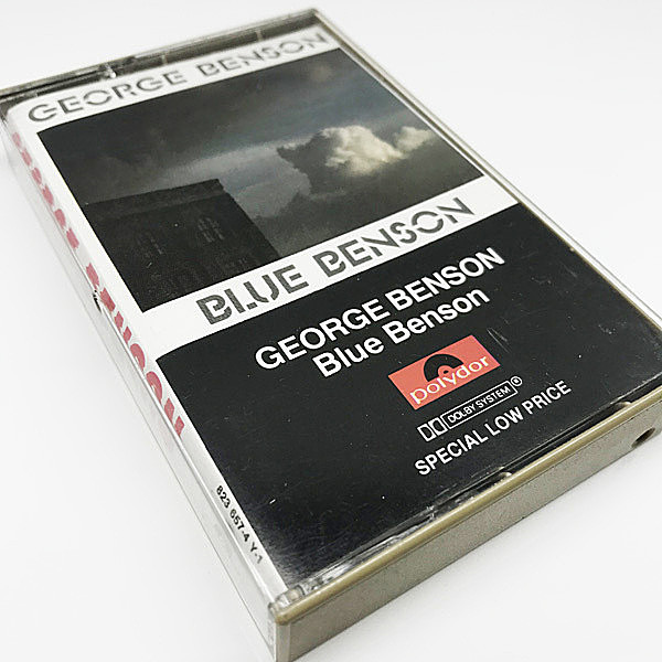 レコードメイン画像：CASSETTE TAPE／カセットテープ GEORGE BENSON Blue Benson (Polydor CT 1 6084) Herbie Hancock, Billy Cobham, Ron Carter 他 全7曲収録