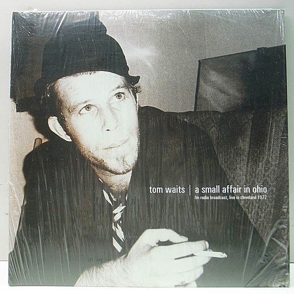 レコードメイン画像：【Unofficial Release '77年ライブ音源】シュリンク美品!! TOM WAITS A Small Affair In Ohio : Agora Ballroom, Cleveland 1977 2枚組 LP