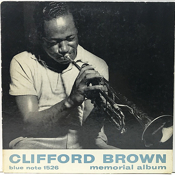 レコードメイン画像：良好!美再生! 初期47WEST63rd. 深溝 CLIFFORD BROWN Memorial Album (Blue Note BLP 1526) 手書きRVG 深溝 MONO 耳(Ear)マーク