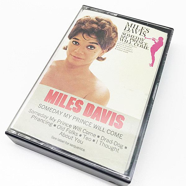 レコードメイン画像：CASSETTE TAPE／テープ MILES DAVIS Someday My Prince Will Come (Columbia) マイルス・デイヴィス いつか王子様が JOHN COLTRANE 他 名作