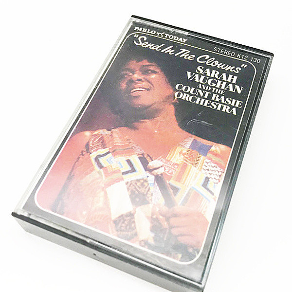 レコードメイン画像：CASSETTE TAPE／テープ SARAH VAUGHAN AND THE COUNT BASIE ORCHESTRA Send In The Clowns ('81 Pablo) サラ・ヴォーン／Ill Wind 他 仏製