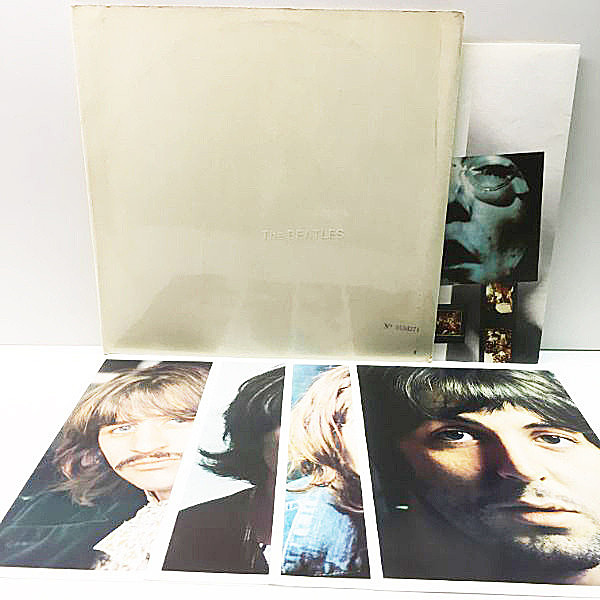 レコードメイン画像：美盤【全面マト1／ナンバー入り／トップオープン・コート仕様】UK初期 The BEATLES [White Album] w/ピンナップ4枚＋大判ポスター 2Lp