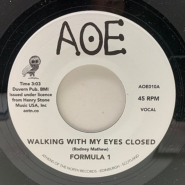 レコードメイン画像：【オリジナルは10万超え】UKリイシュー FORMULA 1 Walking With My Eyes Closed (AOE) 7インチ 45RPM rare modern soul funk