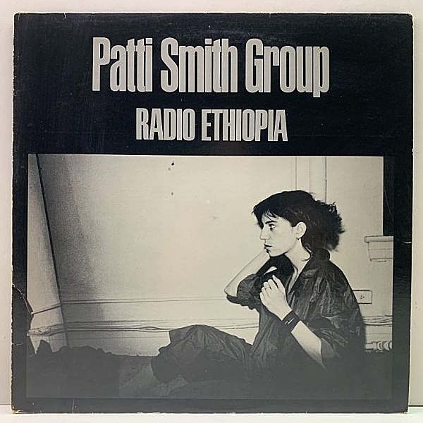 レコードメイン画像：良好!! w/インサート 完品 USオリジ AL規格 青ラベ PATTI SMITH Radio Ethiopia ('76 Arista) パティ・スミス／ストリート・パンクの女王