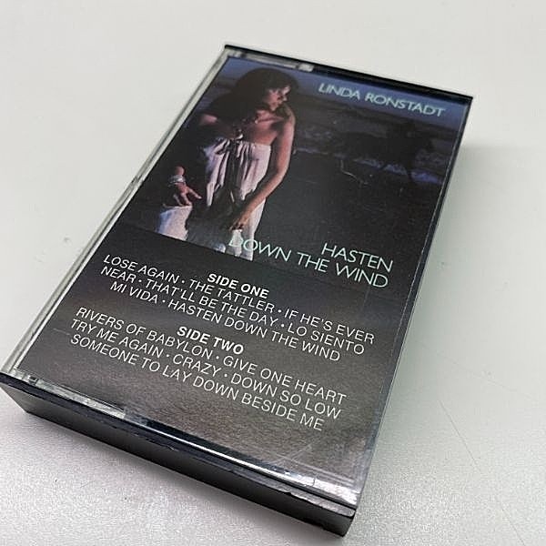 レコードメイン画像：US製 CASSETTE TAPE／テープ LINDA RONSTADT Hasten Down The Wind (Asylum) リンダ・ロンシュタット 絶頂期の名作