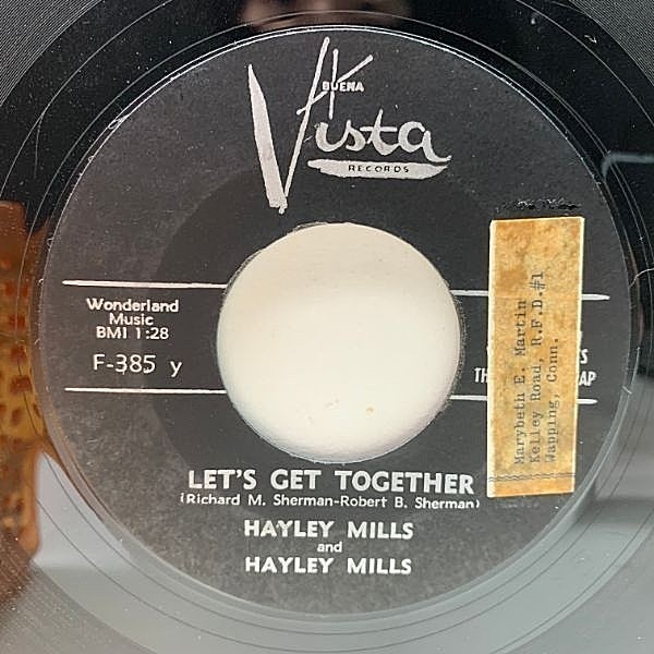レコードメイン画像：【キュートな魅力溢れるロリータ・ポップス】USオリジナル 7インチ HAYLEY MILLS Let's Get Together ('61 Buena Vista) ディズニー 45RPM.