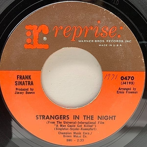 レコードメイン画像：美盤!! USオリジナル 7インチ FRANK SINATRA Strangers In The Night ('66 Reprise) フランク・シナトラ／夜のストレンジャー 45RPM.