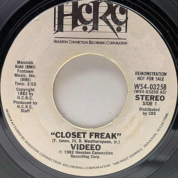 レコードメイン画像：【ヴォコーダーが効いた真っ黒なマイナー・シンセ・ファンク】USオリジナル 7インチ VIDEEO Closet Freak ('82 Houston Connection) 45RPM.