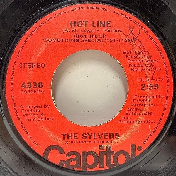 レコードメイン画像：【全米5位ヒット曲】USオリジナル THE SYLVERS Hot Line / That's What Love Is Made Of ('76 Capitol) シルヴァーズ 二人のホット・ライン
