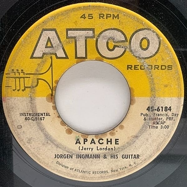 レコードメイン画像：【モンド感覚溢れる宅録サーフロック】USオリジナル 7インチ JORGEN INGMANN & HIS GUITAR Apache ('61 ATCO) Link Wray, Joe Meek 45RPM.