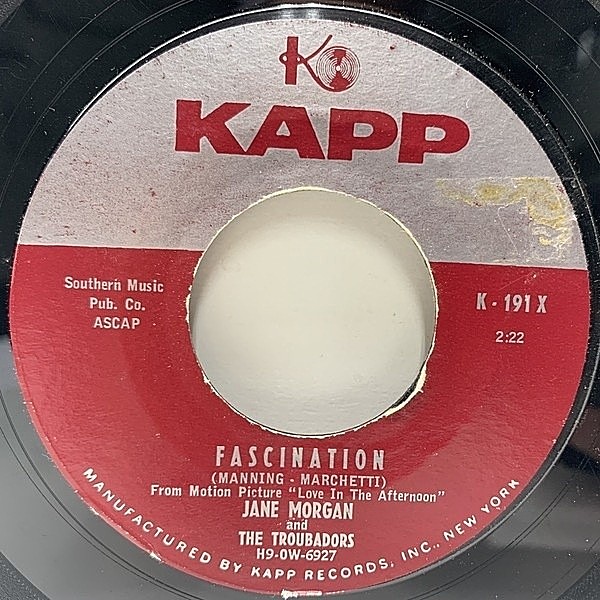 レコードメイン画像：USオリジナル 7インチ JANE MORGAN Fascination ('57 Kapp) ジェーン・モーガン 絶頂期の録音 45RPM. プレイは十分概ね良好！