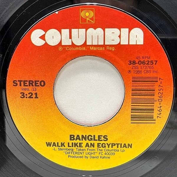 レコードメイン画像：USオリジナル 7インチ BANGLES Walk Like An Egyptian ('86 Columbia) 80'sガールズポップ バングルス 45RPM.