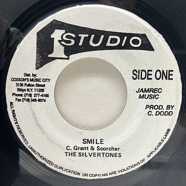 レコードメイン画像：【凝縮されたカリビアンな旨味も沁みる不滅のチューン】美盤!! USプレス 7インチ SILVERTONES Smile (Studio One) シルヴァートーン 45RPM.
