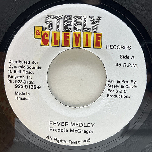 レコードメイン画像：良好!! 7インチ JAオリジナル FREDDIE MCGREGOR Fever Medley (Steely & Clevie) 名リディムに合わせて披露される名曲メドレー 45RPM.