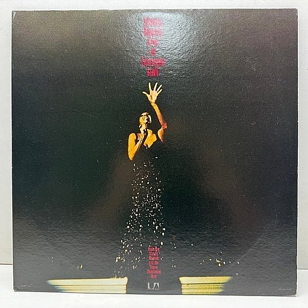 レコードメイン画像：良好!! 2LP 米オリジナル SHIRLEY BASSEY Live At Carnegie Hall ('73 United Artists) 名曲群を歌い上げるNYカーネギーホールでのライブ