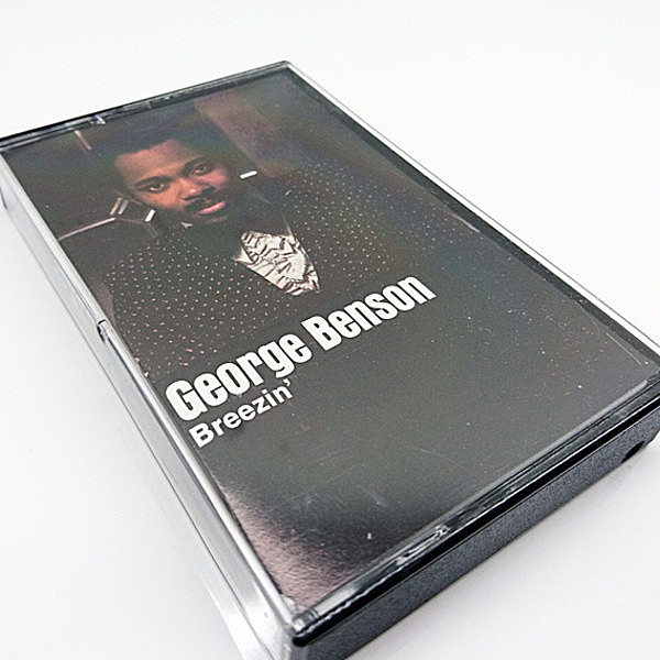 レコードメイン画像：CASSETTE TAPE / テープ GEORGE BENSON Breezin' ('76 Warner Bros.) ジョージ・ベンソン ／ ブリージン