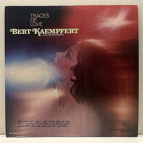 レコードメイン画像：【ライブラリー風Moodミュージック好盤】良好!! USオリジナル BERT KAEMPFERT Traces Of Love 美女ジャケ LIL' KIM サンプリング ネタ