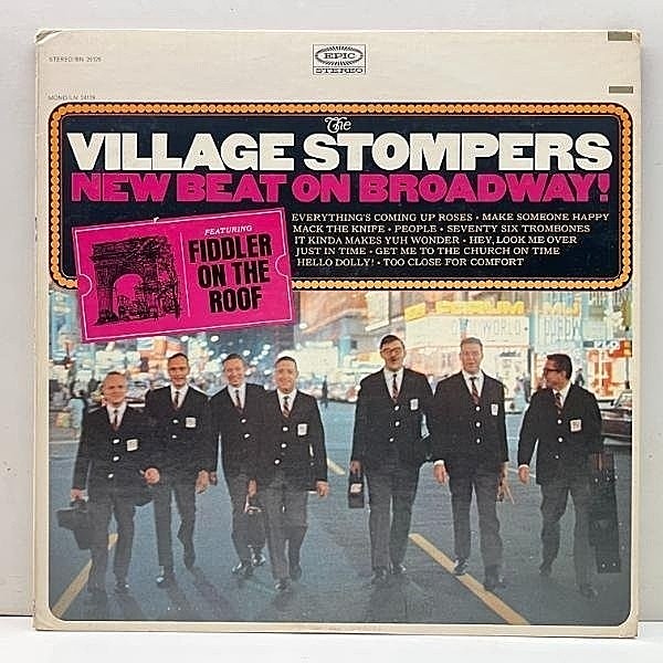 レコードメイン画像：【メロディアスに心弾ませるPOPディキシー】美盤!! USオリジナル VILLAGE STOMPERS New Beat On Broadway! ('64 Epic) ミュージカル名曲集