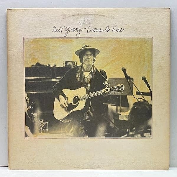 レコードメイン画像：【初回曲順 誤植ジャケット】良好盤!! USオリジナル NEIL YOUNG Comes A Time ('78 Reprise) w/NICOLETTE LARSON 名曲 Lotta Love 収録