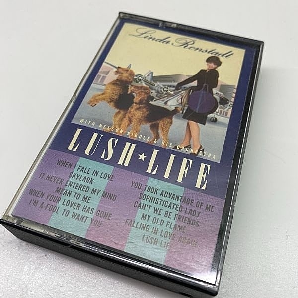 レコードメイン画像：US製 CASSETTE TAPE／テープ LINDA RONSTADT Lush LIfe ('84 Asylum) スタンダード集 ヴォーカルファン必携の名盤 '84年当時の米国カセット