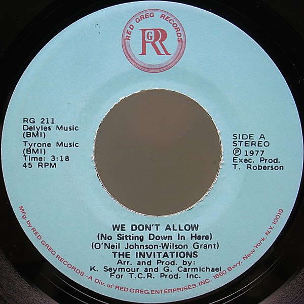 レコードメイン画像：7インチ USオリジナル THE INVITATIONS We Don't Allow / Funky Road ('79 HDM) 試聴 45 RPM. ディスコ・ダンサー