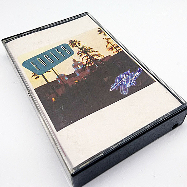 レコードメイン画像：EAGLES ／Hotel California ('76 Asylum) イーグルス ホテルカリフォルニア 不朽の名作 オリジナル CASSETTE TAPE／カセット テープ
