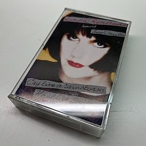 レコード画像：LINDA RONSTADT / Cry Like A Rainstorm - Howl Like The Wind