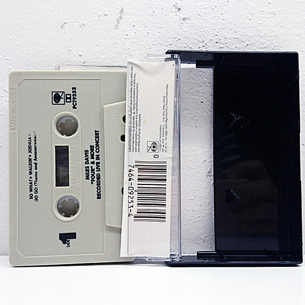 MILES DAVIS / Four & More (CASSETTE TAPE) / Columbia