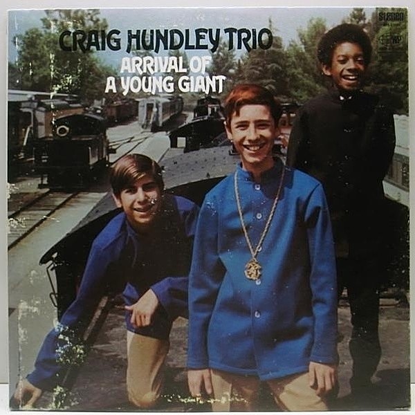 レコードメイン画像：【興味深い天才少年ピアニスト】USオリジナル CRAIG HUNDLEY TRIO Arrival Of A Young Giant ('68 World Pacific) キッズ・ピアノトリオ