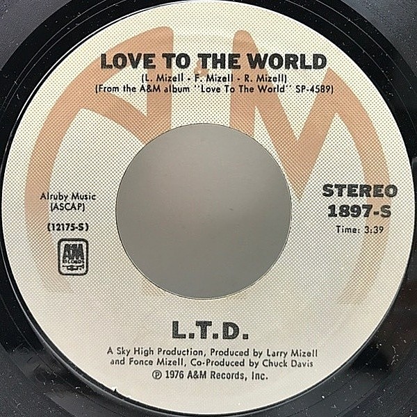 レコードメイン画像：美盤!! USオリジナル L.T.D. Love To The World ／ Get Your It Together ('76 A&M) w/ SKY HIGH PRODUCTION 7インチ FUNK45