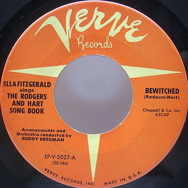 レコードメイン画像：3曲収録 EP 初回 橙ラベ ELLA FITZGERALD Sings Song Book | Bewitched／Mountain Greenery／Wait Till You See Her 7インチ 45 RPM.