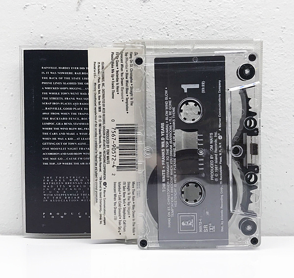 TOM WAITS / Franks Wild Years (CASSETTE TAPE) / Island