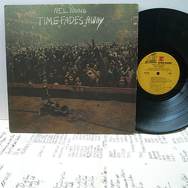 レコードメイン画像：大判ポスター付き 美品 初版 Wマーク無し USオリジナル NEIL YOUNG Time Fades Away ('73 Reprise) Stray Gators, David Crosby